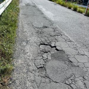 道路のひび割れ
