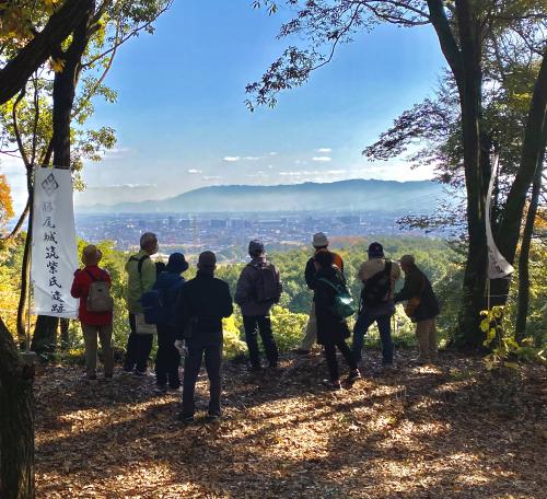 葛籠城主郭から市街地を望む