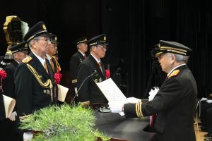 日本消防協会会長から表彰状の授与