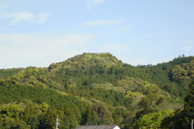 鏡城(西から)の画像