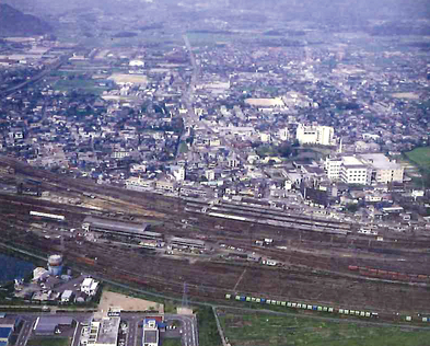 鳥栖駅と市街地（昭和61年）の画像