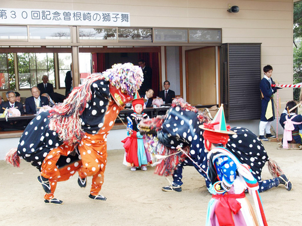 曽根崎の獅子舞の画像